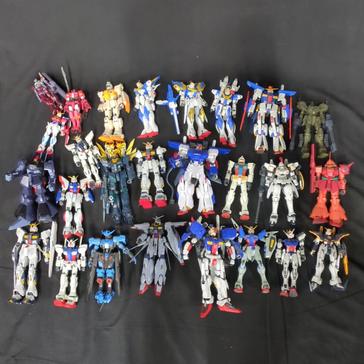ガンプラ 1:100 1:144 νガンダム ZZガンダム ドム プロヴィデンスガンダム 等 組み立て済み まとめセット